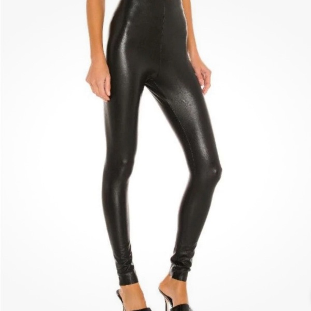 Commando Black High-Waisted Leggings Sleek and Versatile